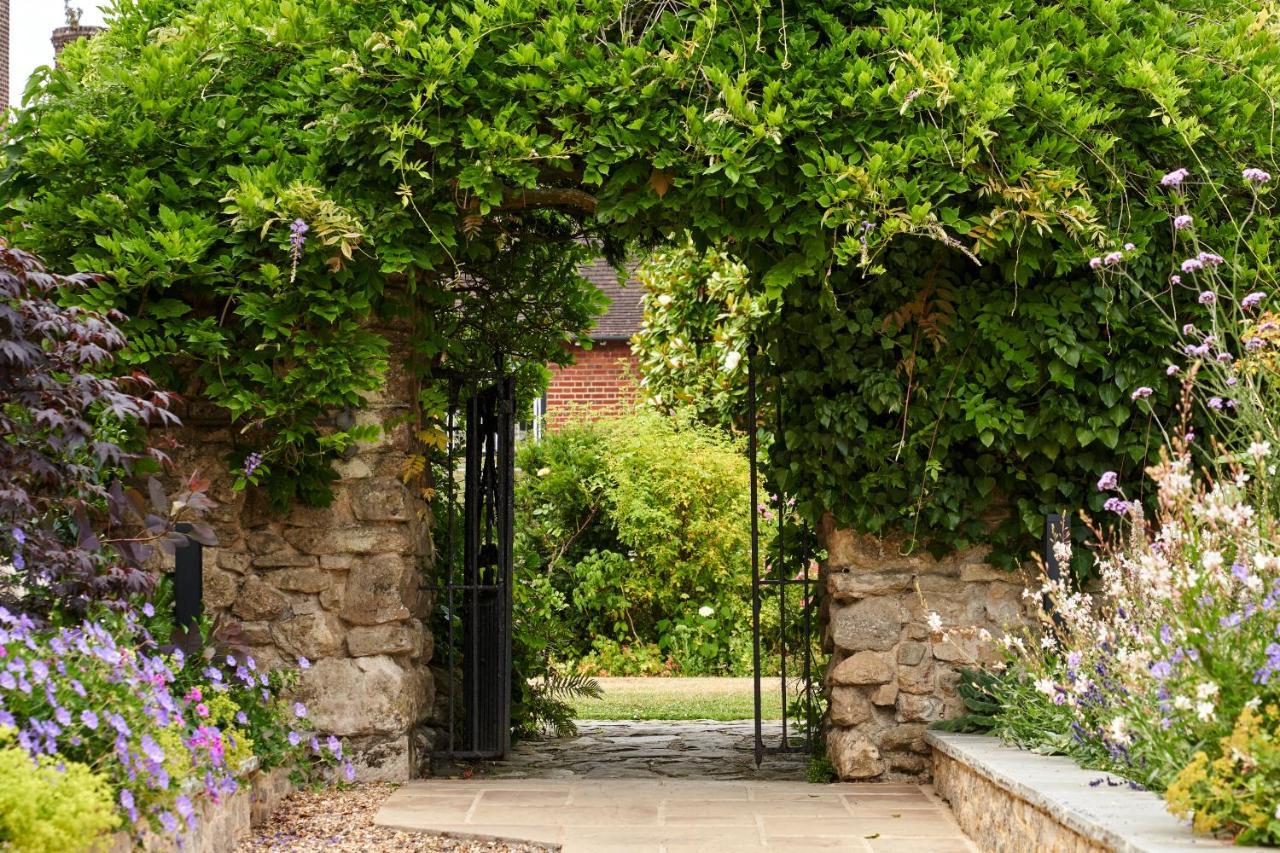 The Montagu Arms 4* Beaulieu