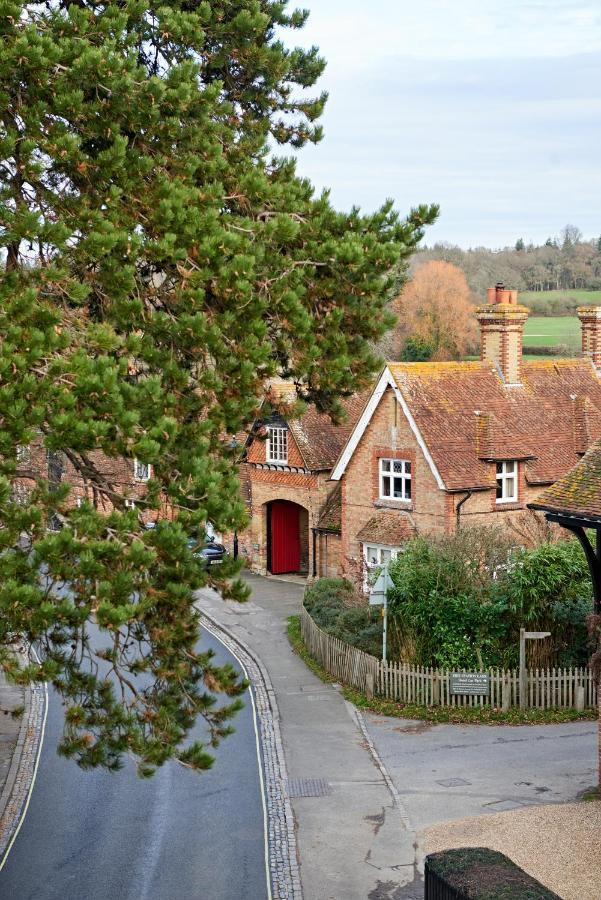 The Montagu Arms Hotel Beaulieu