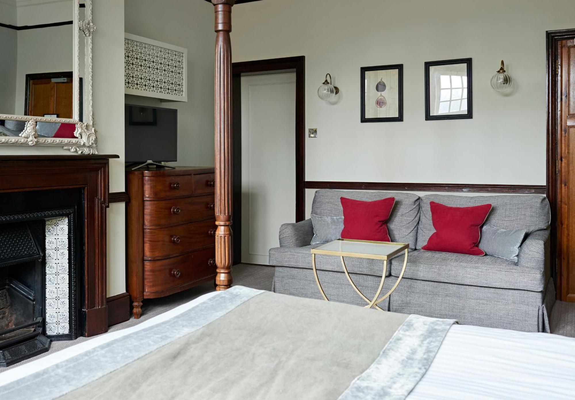 The Montagu Arms 4*